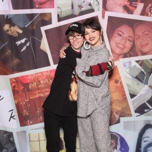 1 February new pic of Selena with a fan at the Meet & Greet at Puma Flashgrip Store in New York