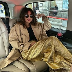 31 March @eintheroom on Instagram: UPDATE*** TOMORROW @selenagomez is making a #rare appearance on @enews’ live