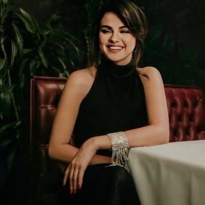 7 April Selena talks Trump’s America and immigration problems with Vogue Arabia