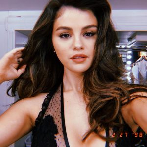 16 April Selena on Instagram: On the set of boyfriend 🌹