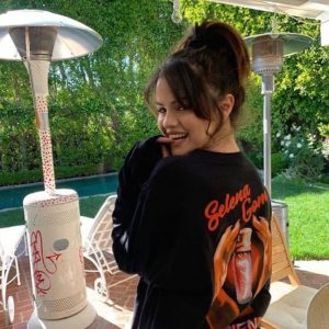 20 April new pic of Selena wearing Boyfriend merchandise