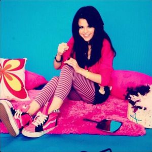 26 May teen Selena on set of her photoshoot for BOP/Tiger Beat Photoshoot in 2007