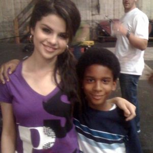 5 July new rare pics of Selena with fans