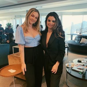 8 July new pics of Selena Interscope headquarters last October