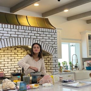 20 August Selena on Instagram: Who’s ready for what’s cooking (burning?)