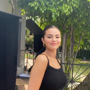 25 August Selena on Weibo: Happy Chinese Valentine’s Day!