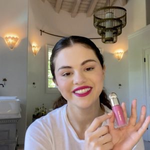 6 September @RareBeauty on Instagram and Twitter: @SelenaGomez is sharing her 5 fav products from the collection on IGTV. To celebrate, we’re giving away a set of her favorites