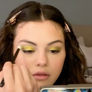 8 November @rarebeauty on Instagram: How to get @selenagomez’s quick and easy yet STUNNING 🤩