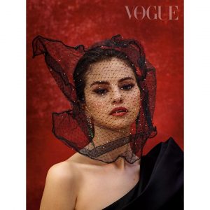 30 November Selena on Instagram: Mi primera vez en @VogueMexico. Estoy muy agradecida. Gracias por todo!
