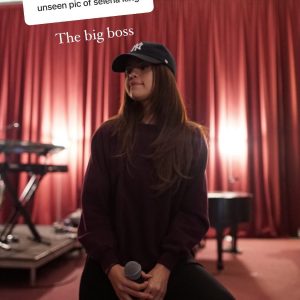 29 December David Johnson & Ryan Butler shared  their favs old pics with Selena