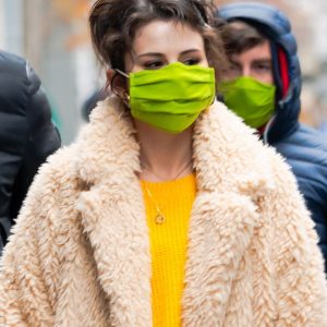 8 December Selena on set of Only Murders In The Building in New York (new videos from fans)