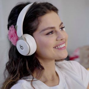 20 January @heyhunt on Instagram: Shot and edited for @selenagomez Behind the Scenes of “De Una Vez!” 💐