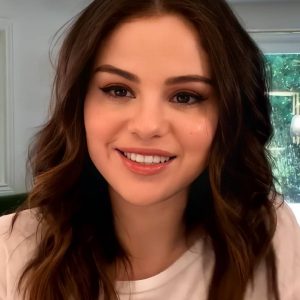 26 January watch Selena getting ready using new Rare Beauty Stay Vulnerable collection