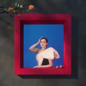 7 March Selena on Instagram: Soy más fuerte sola. 🍊 I am stronger alone.