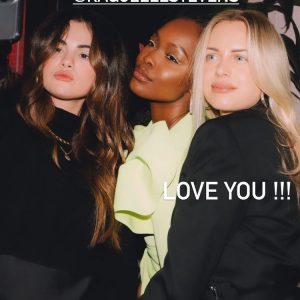 21 March new rare pics of Selena with friends