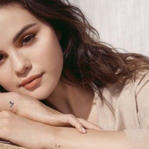 1 April new pic and gif of Selena for Rare Beauty Summer Collection