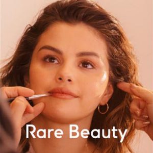 11 August another beautiful pic of Selena from her photoshoot for Rare Beauty!