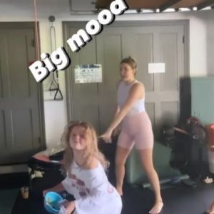 22 August new video of Selena working out with friends