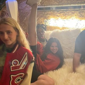 29 August new pics of Selena with Anna Collins