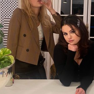 6 August new pic of Selena with Anna Collins!