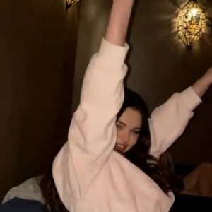 31 August new video of Selena posted by @raquellestevens on IG story