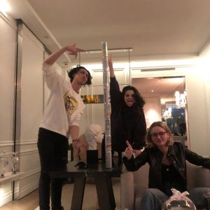 27 September: check out new pic with Selena from behind the scenes of Only Murders In The Building