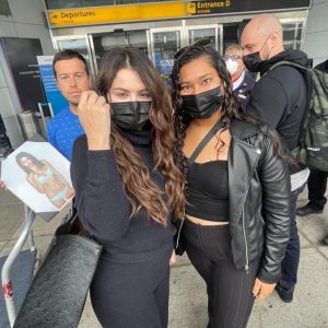 9 September: Selena with fans at the airport JFK in New York (Updated)