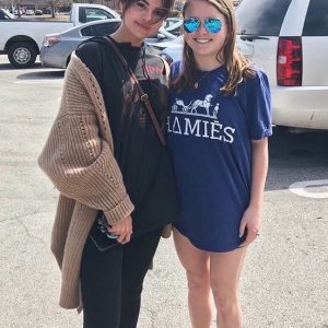 13 October: new pic of Selena with a fan from 2018 and meeting experience