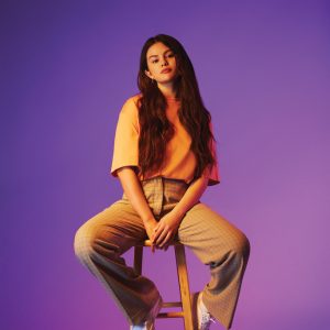 16 October: Selena on Instagram: Love you guys 💜