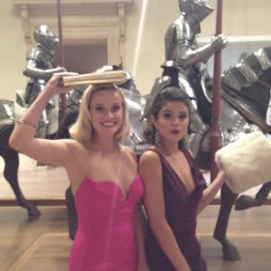 11 October: check out rare pic of Selena & Reese Witherspoon at the Met Gala 2014!