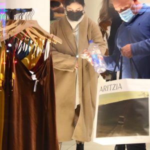 12 November: Selena spotted on shopping in New York