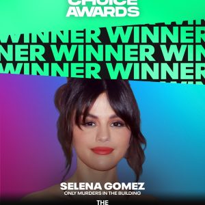 7 December: Selena wins Best Comedy TV Actress at the People’s Choice Awards!