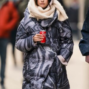 24 January: more candids of Selena on set of Only Murders In The Building in New York (Updated)