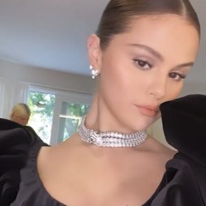 27 February: Selena getting ready to appear at the SAG Awards!