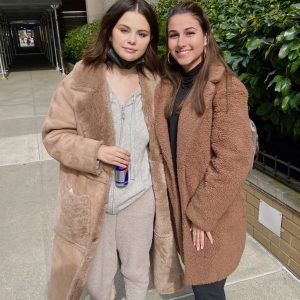 23 March: new selfies of Selena with fans in New York (Updated with videos)
