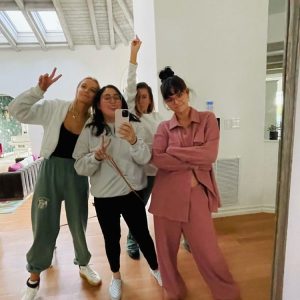 2 April: Selena with friends in Los Angeles