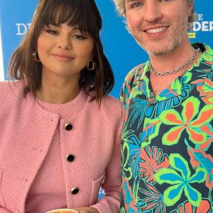 11 April: new pic with a fan and video of Selena from the red carpet of Deadline Television Contenders Event