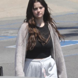 29 May: Selena leaving Ralphs in Malibu, CA