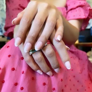 12 May: take a close up look at Selena’s nails from Tom Bachik