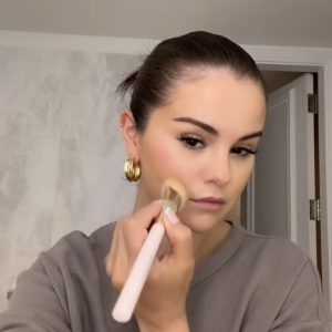 12 May: Selena on TikTok: Eyeliner and lips are secret so I guess 6 products 😂