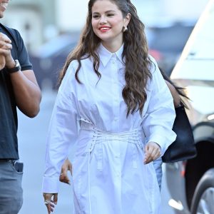 11 June: Selena arriving at the El Captain theater to attend FYC Event!