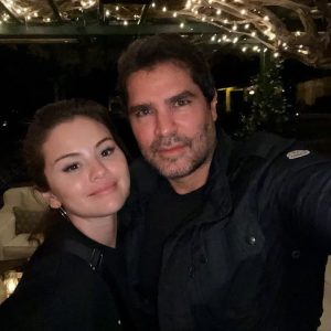 5 June: Selena with film producer Eduardo Verástegui in California recently