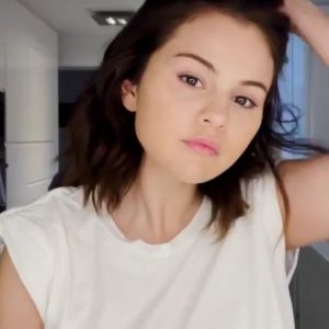 22 June: watch new summer makeup routine with Selena and Rare Beauty