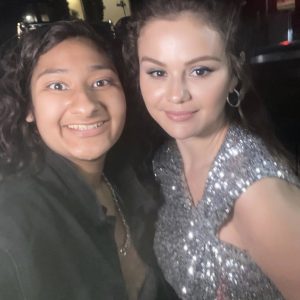 28 June: new pic of Selena with a fan at the OMITB season 2 premiere
