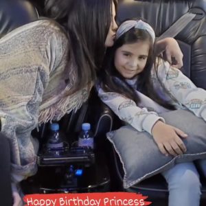 24 June: new pic of Selena with her little sister Tori