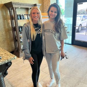 2 July: Selena with fans at the  Glosunspa in Texas