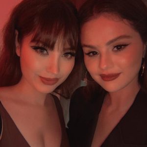 29 June: another new pic of Selena with the beauty influencer