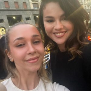 10 July: Selena meeting fans while arriving at dinner in Milan (Updated)