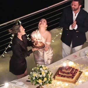 8 August: new video of Selena celebrating her birthday in Italy