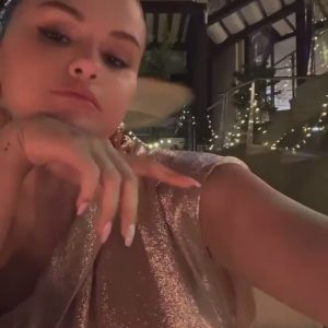 1 August: Selena listening to Ariana Grande in the new video shared via TikTok stories